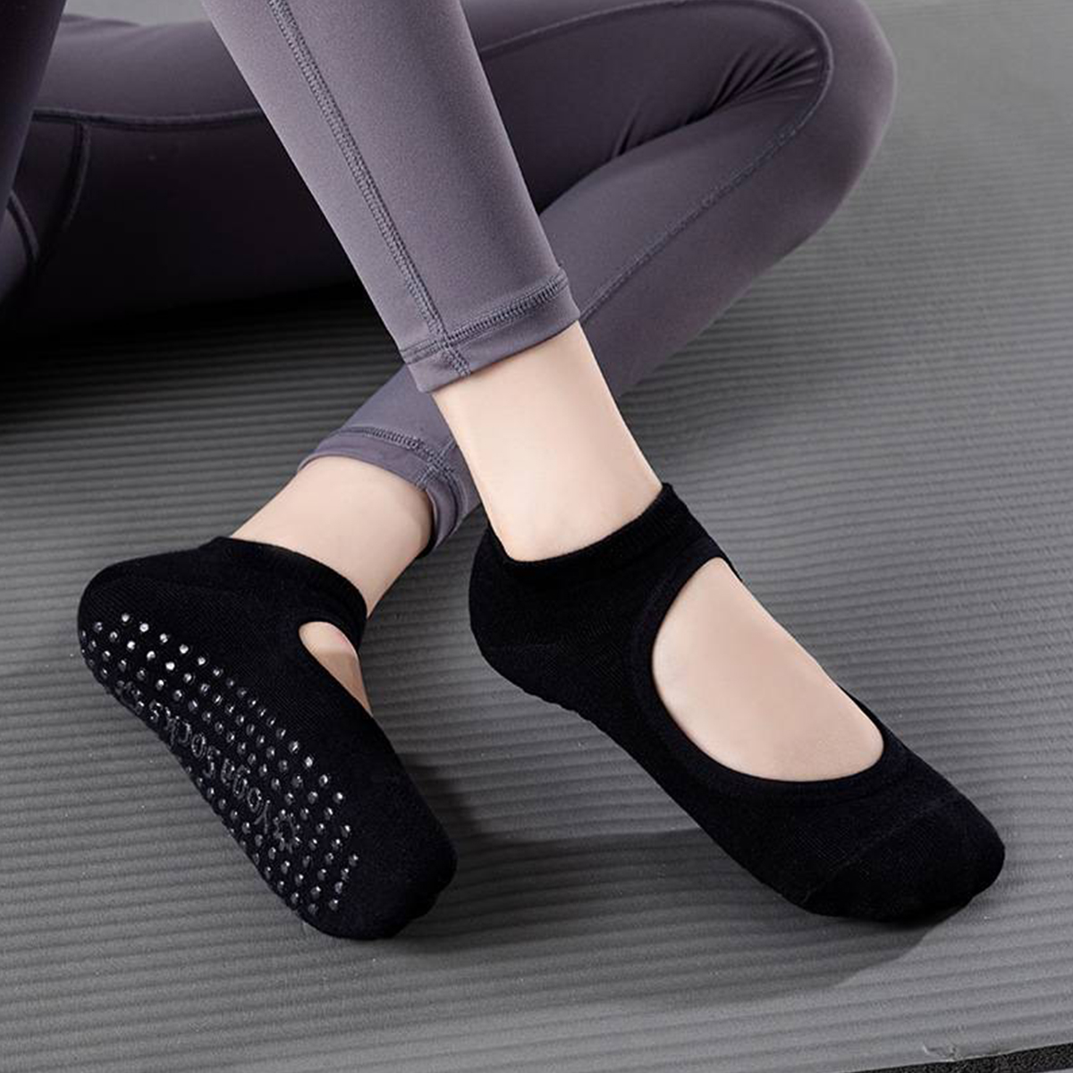 Non-Slip Yoga Socks for Women  – Pilates & Yoga Training Center recenzja i cena