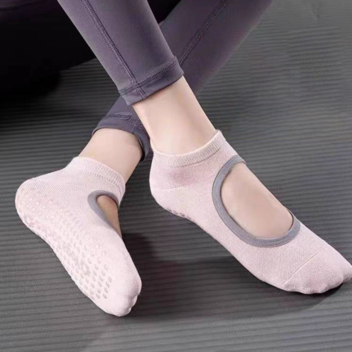 Non-Slip Yoga Socks for Women  – Pilates & Yoga Training Center recenzja i cena
